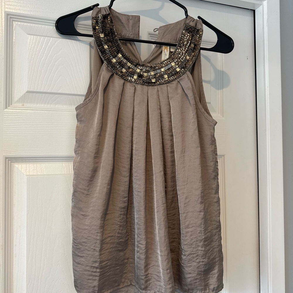 Adiva Brown Sleeveless Pleated Blouse with Bib Collar
